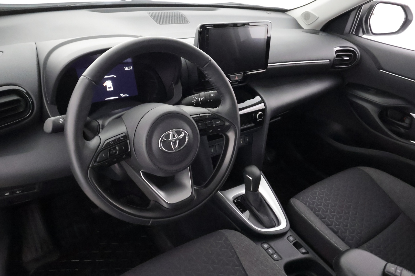 TOYOTA Yaris Cross 2023