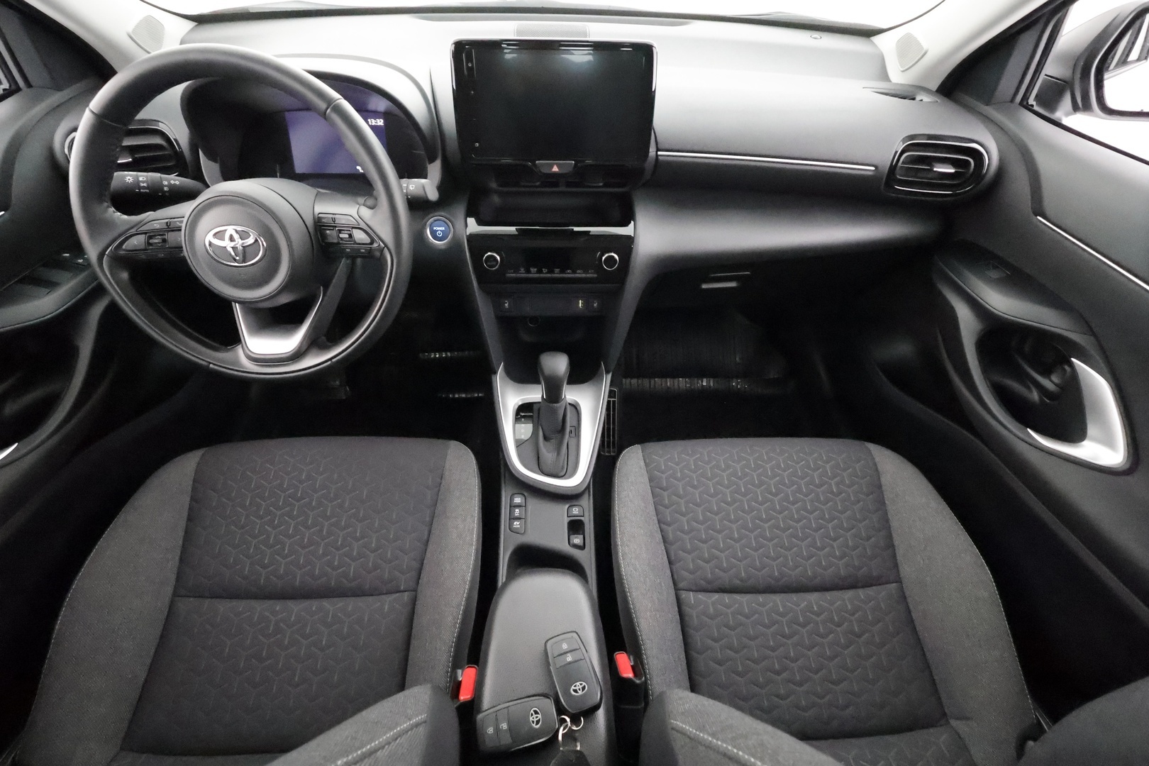 TOYOTA Yaris Cross 2023