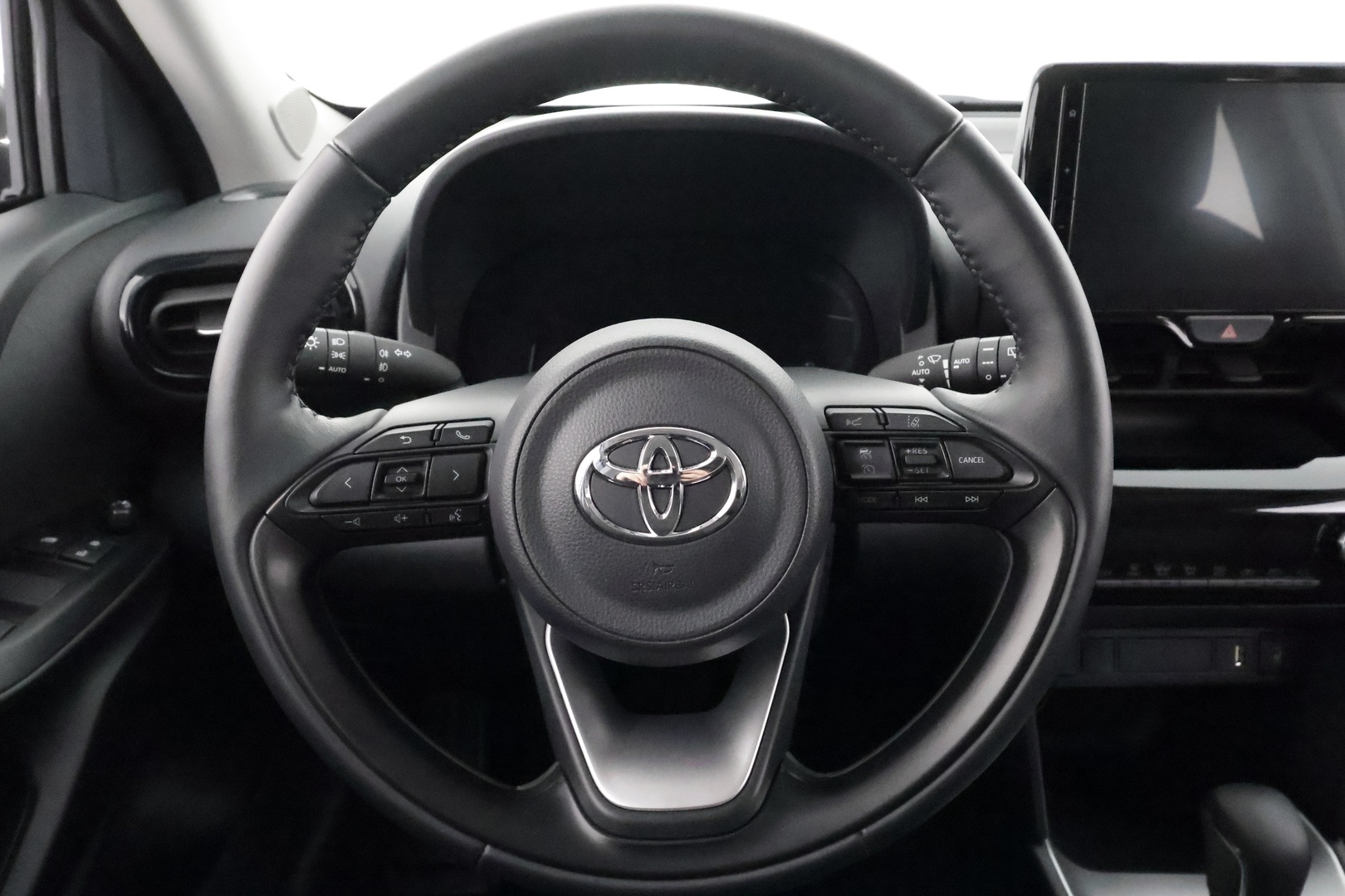TOYOTA Yaris Cross 2023