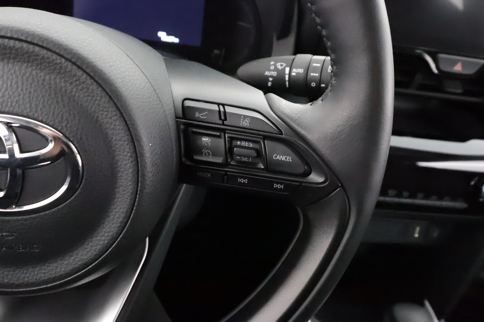 TOYOTA Yaris Cross 2023