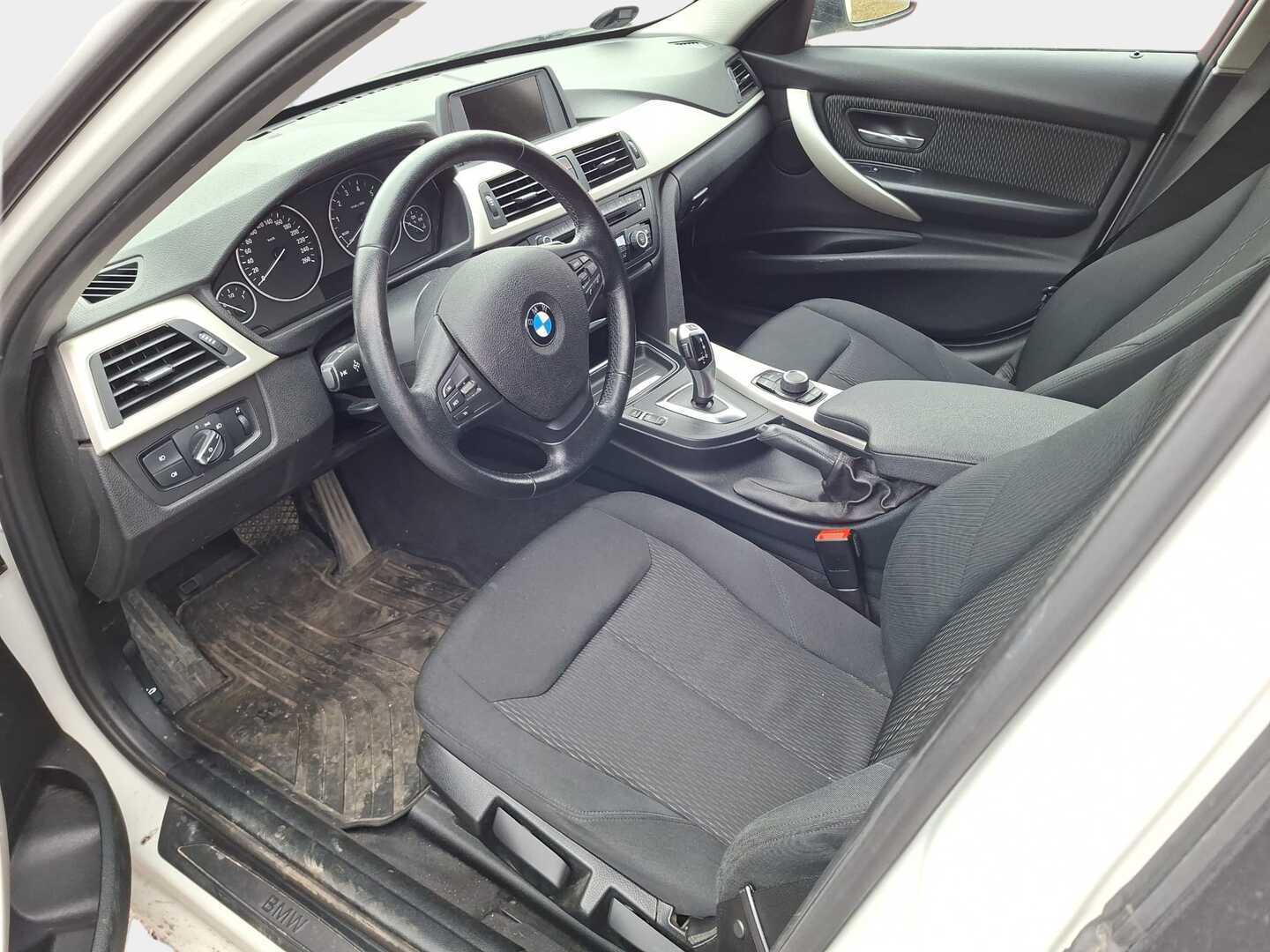 BMW 320 2015
