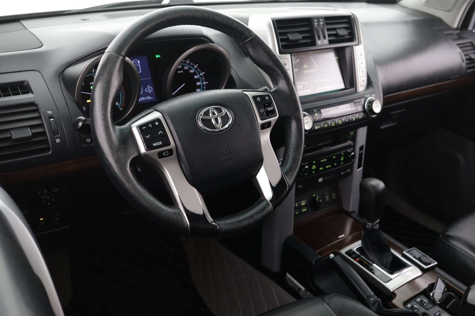 TOYOTA Land Cruiser 2010
