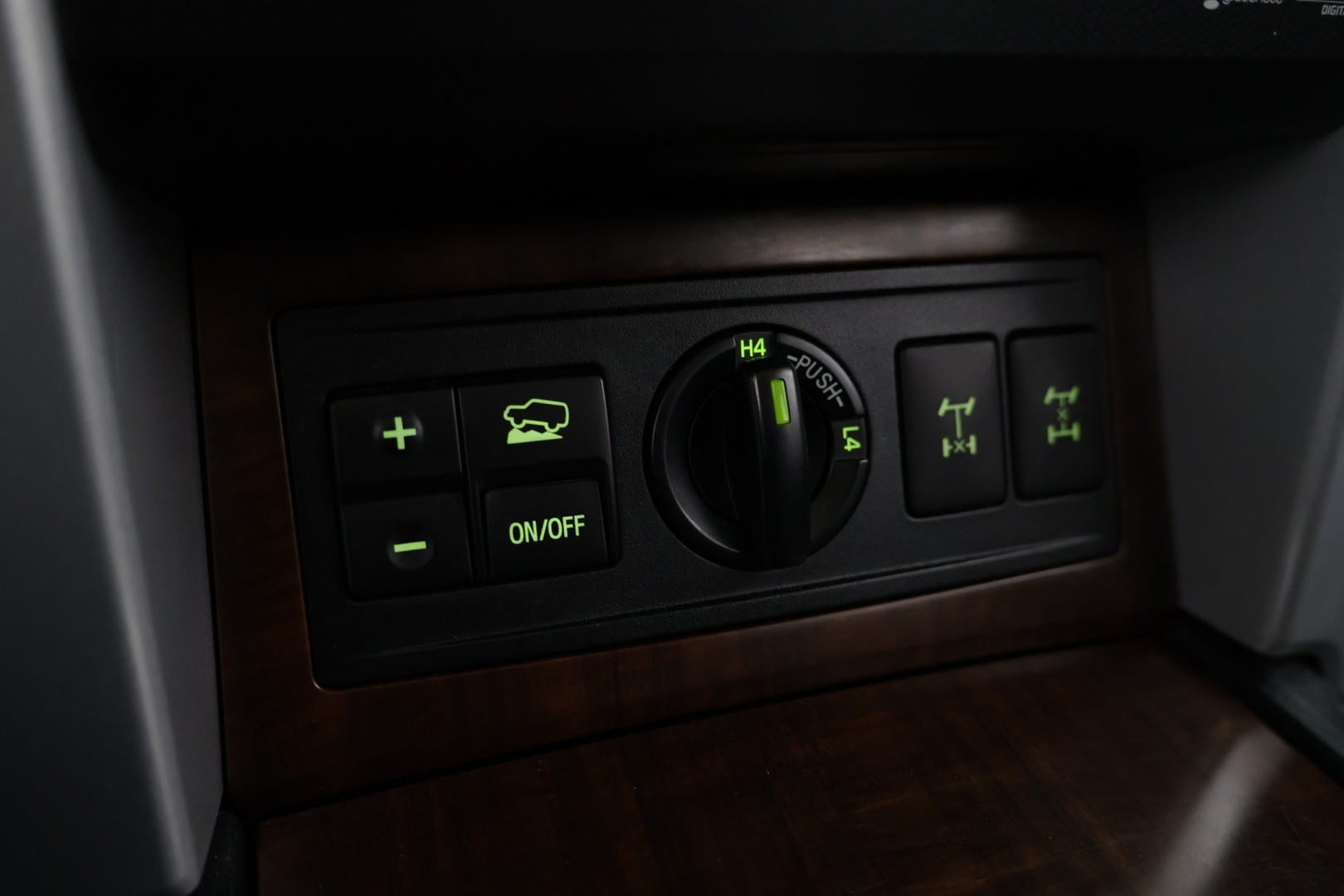 TOYOTA Land Cruiser 2010