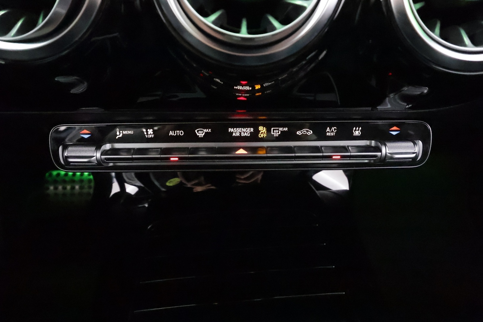 MERCEDES-BENZ A 2022