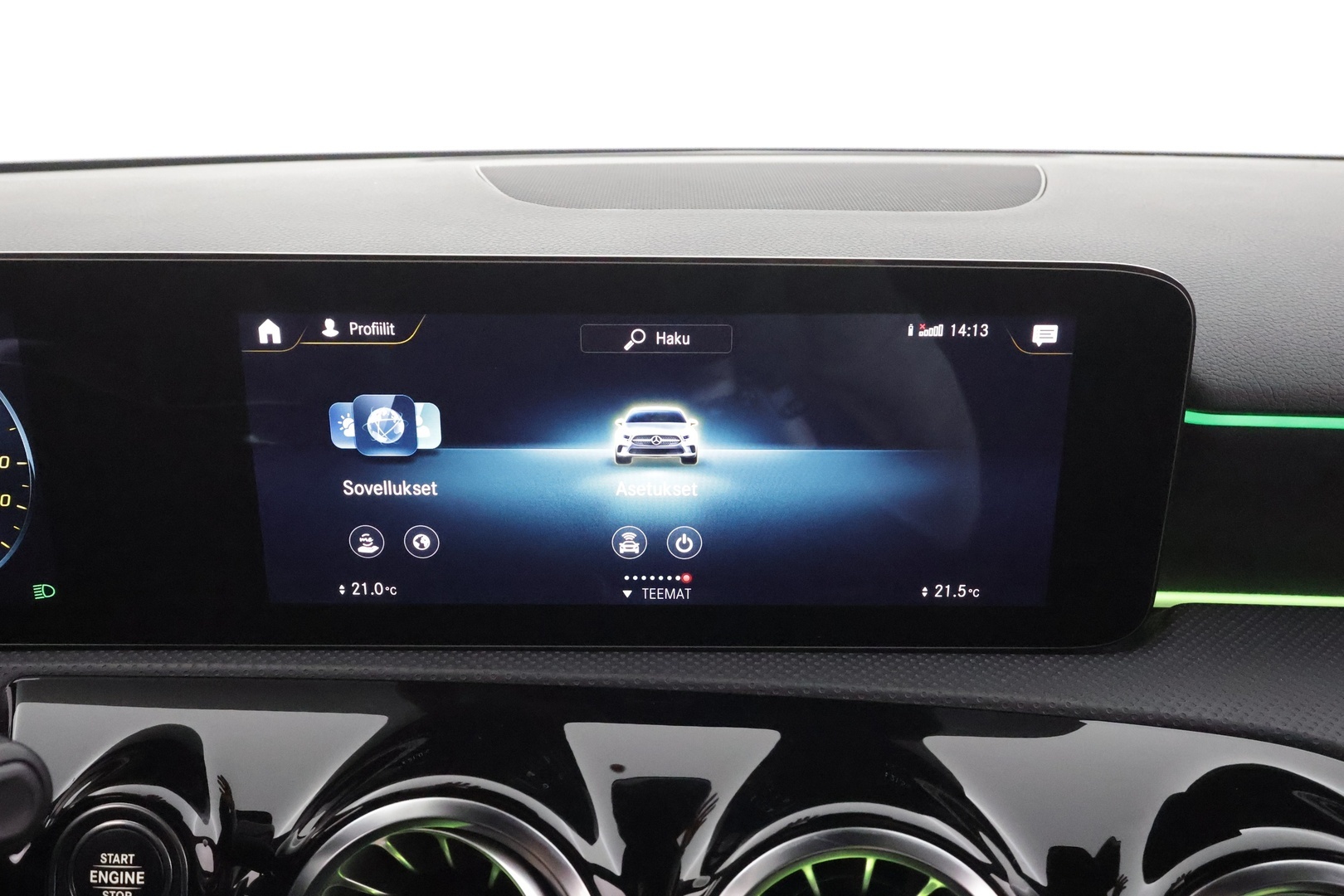 MERCEDES-BENZ A 2022