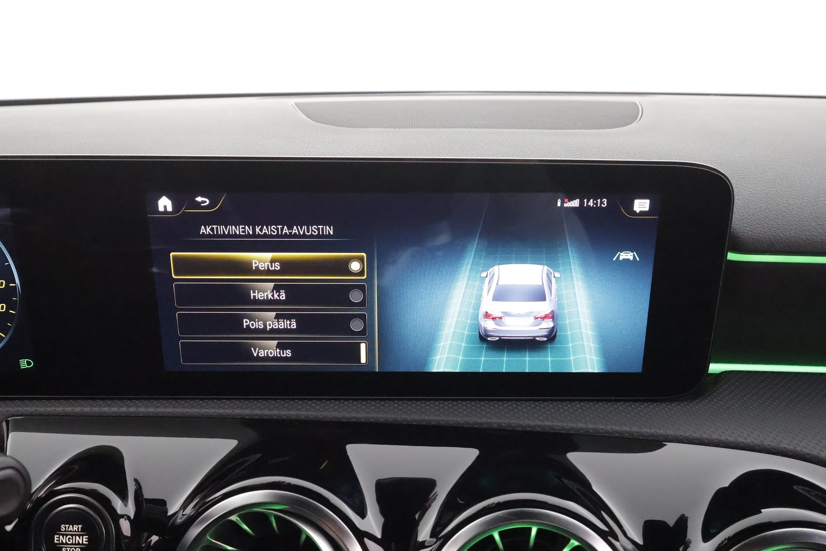 MERCEDES-BENZ A 2022