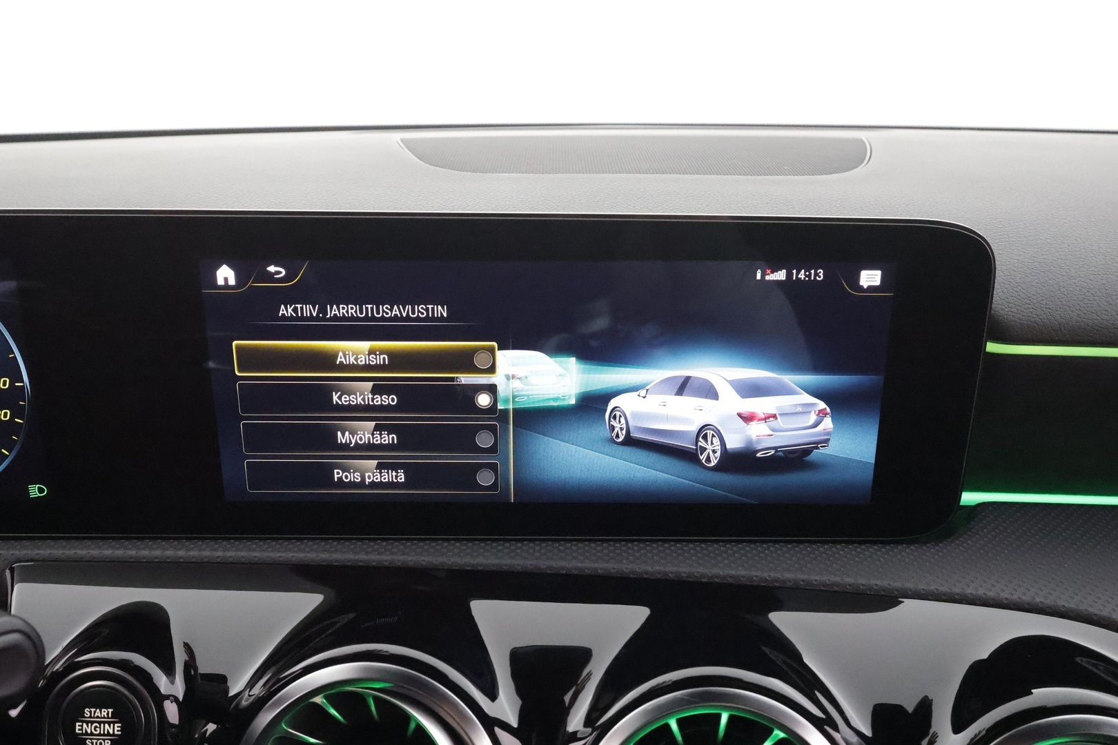 MERCEDES-BENZ A 2022