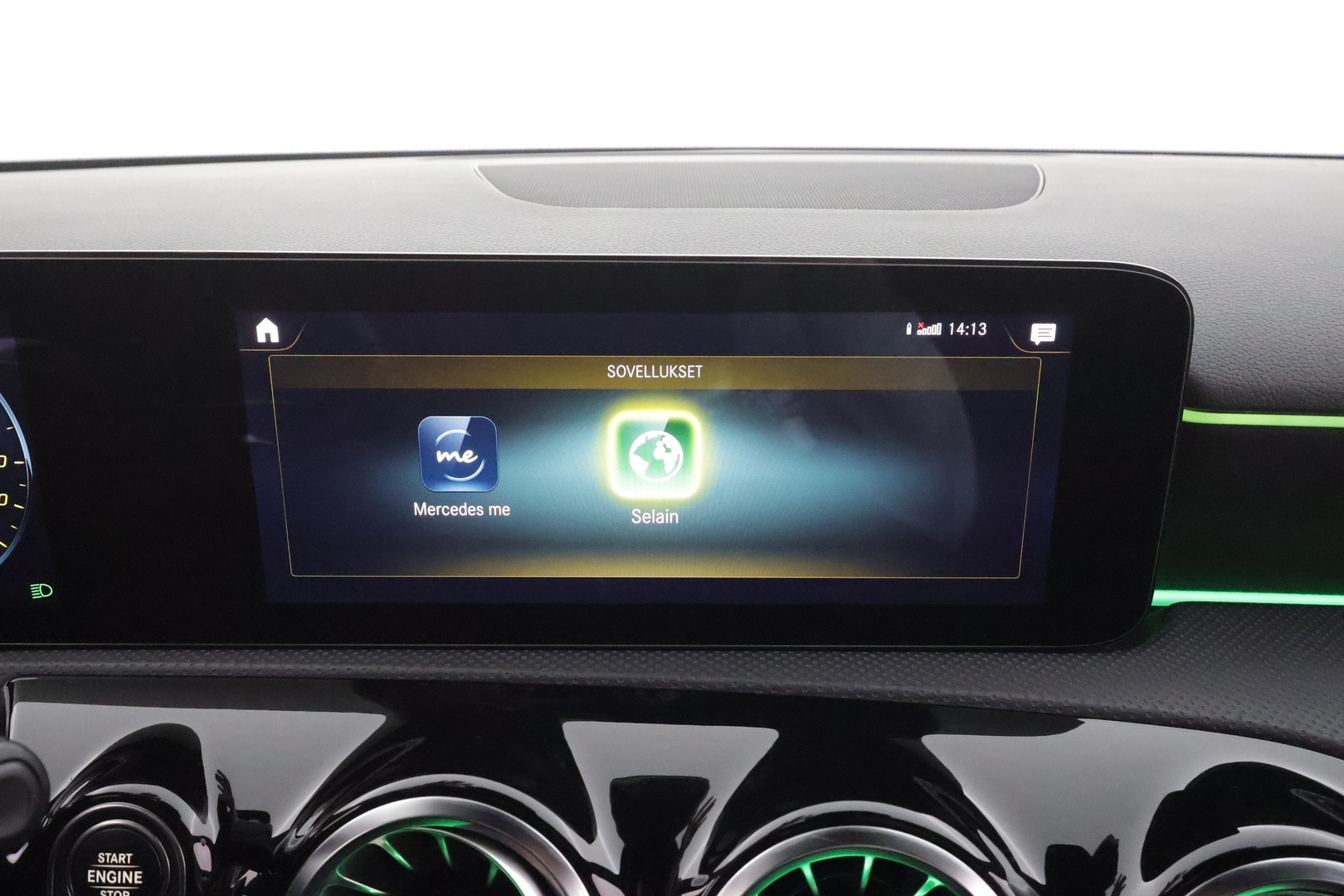 MERCEDES-BENZ A 2022