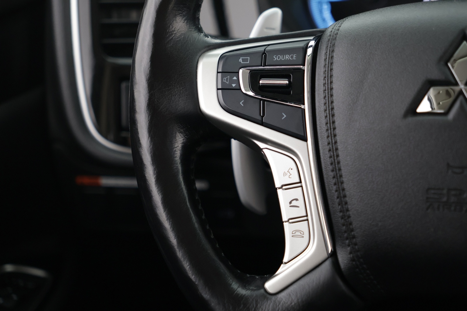 MITSUBISHI OUTLANDER PHEV 2016