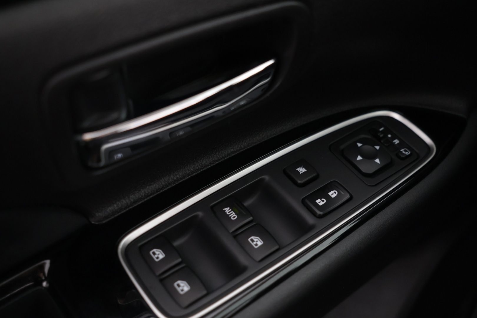 MITSUBISHI OUTLANDER PHEV 2016