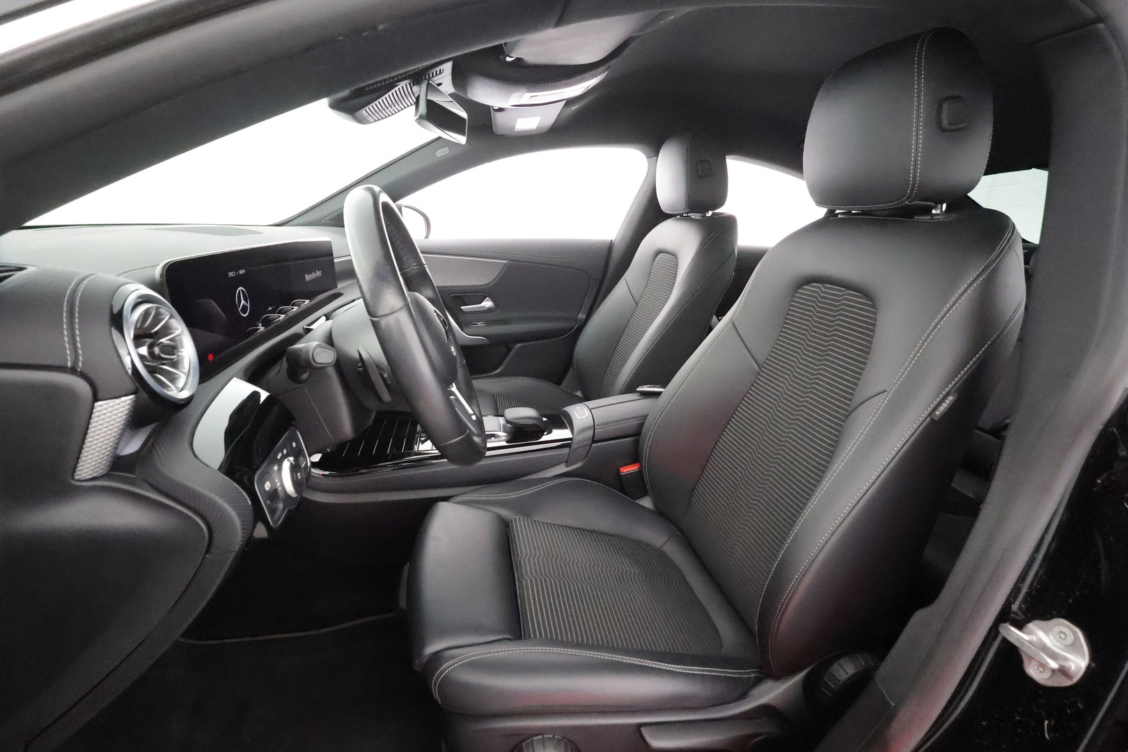 MERCEDES-BENZ CLA 2023
