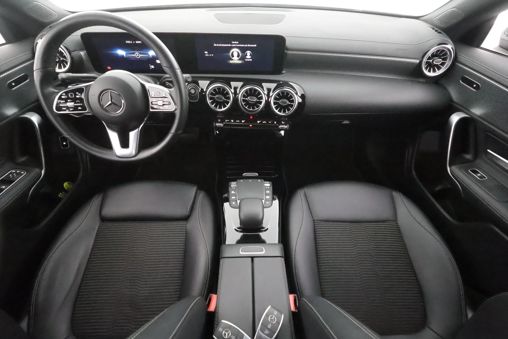 MERCEDES-BENZ CLA 2023