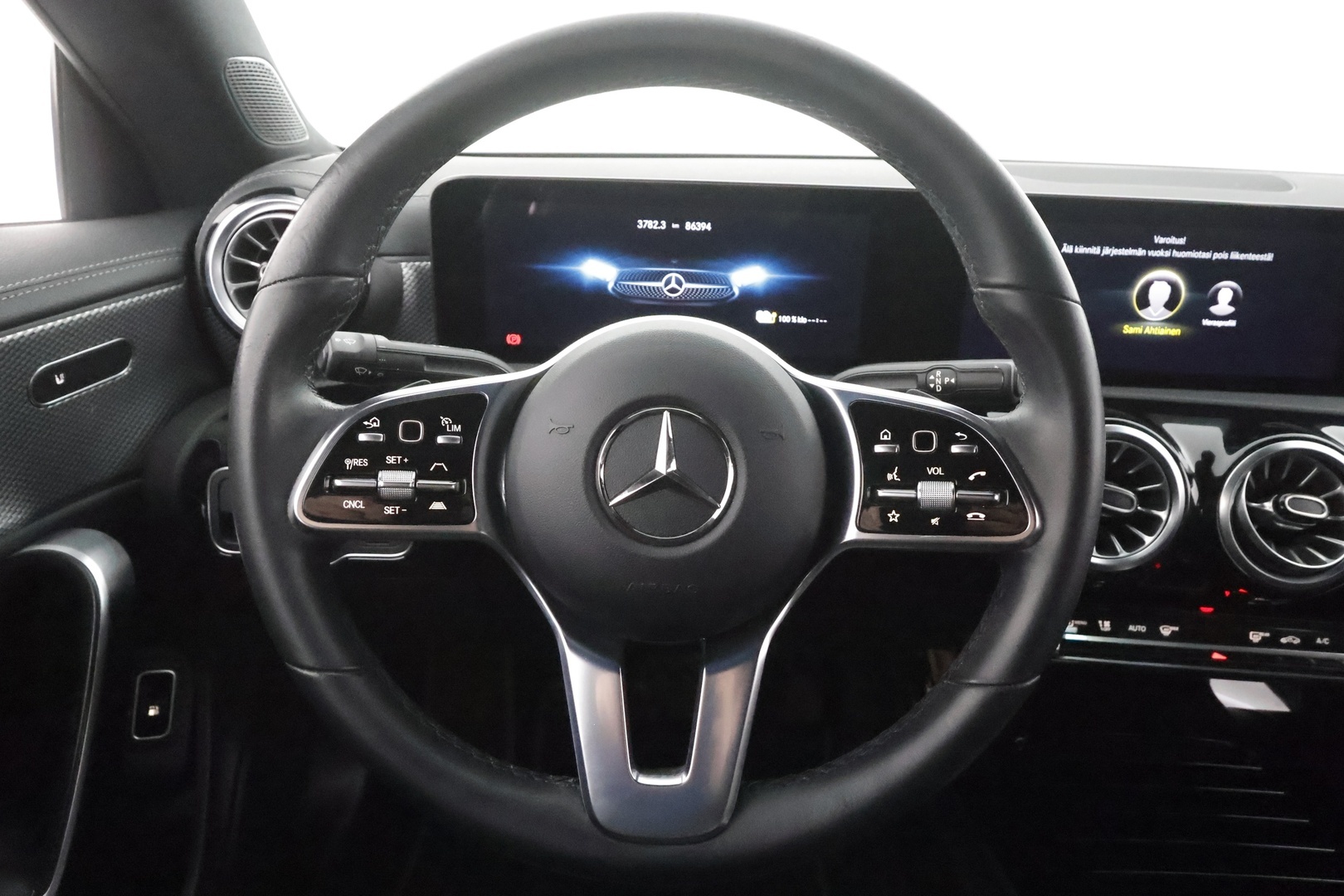 MERCEDES-BENZ CLA 2023