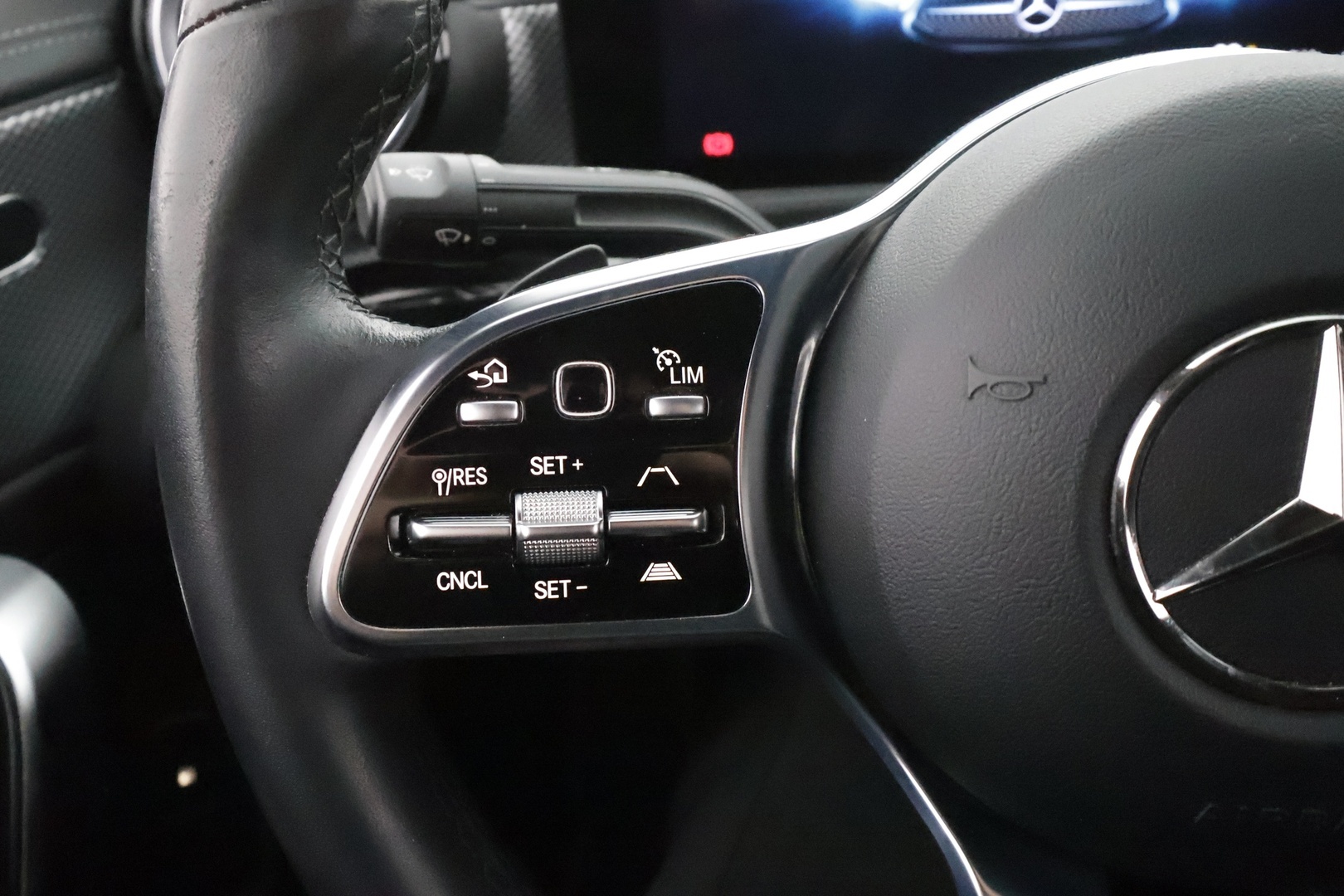 MERCEDES-BENZ CLA 2023