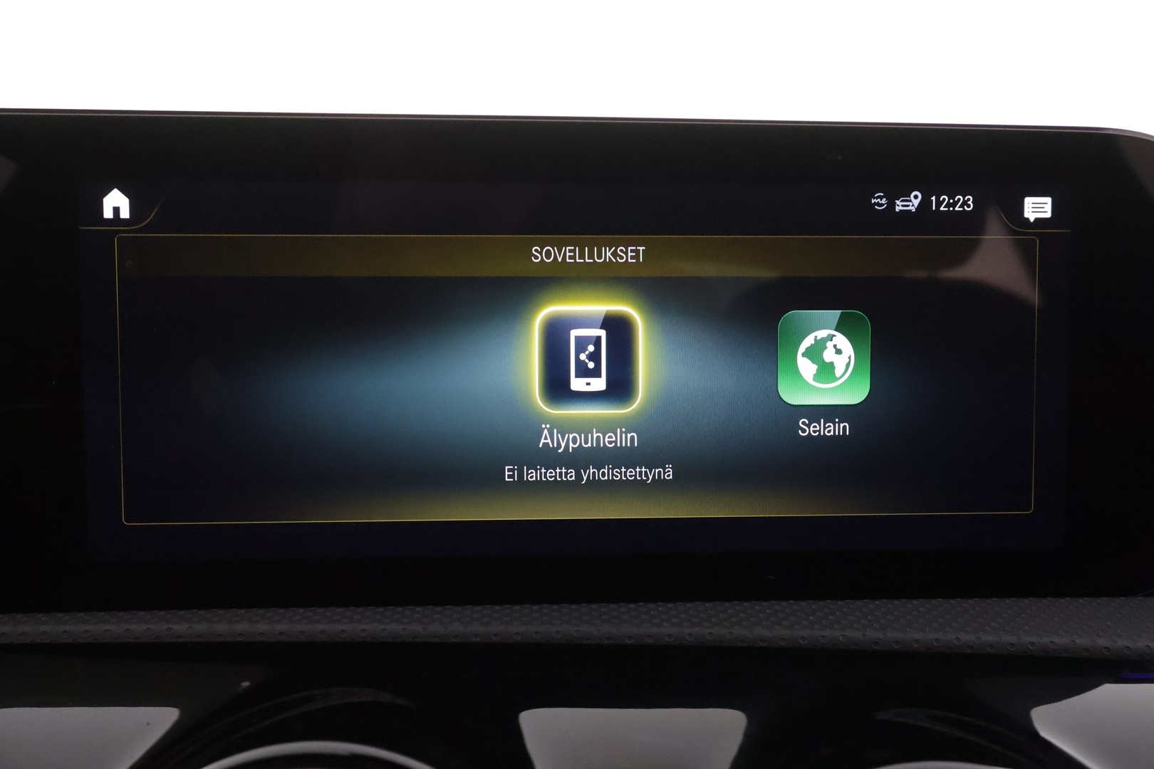 MERCEDES-BENZ CLA 2023