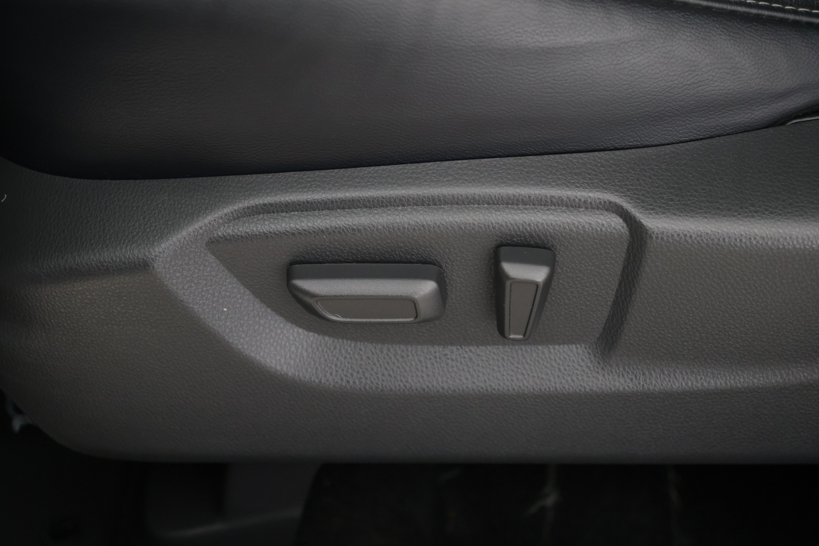 MITSUBISHI Eclipse 2025