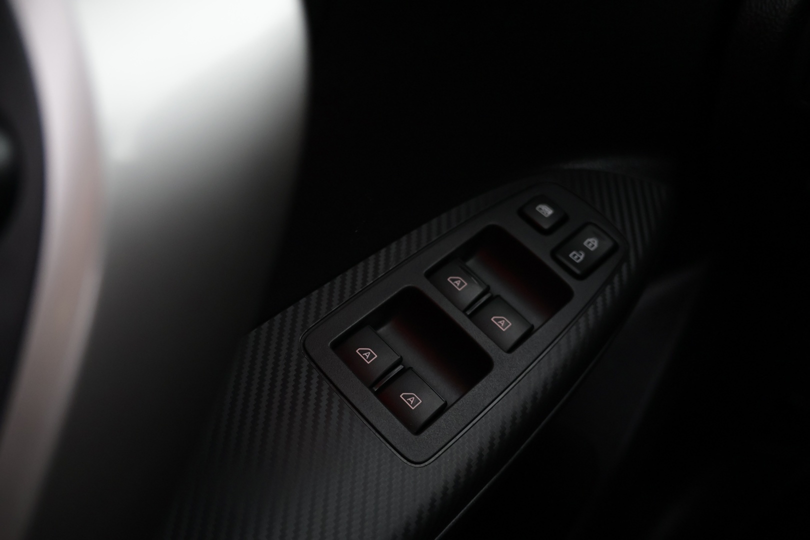 MITSUBISHI Eclipse 2025