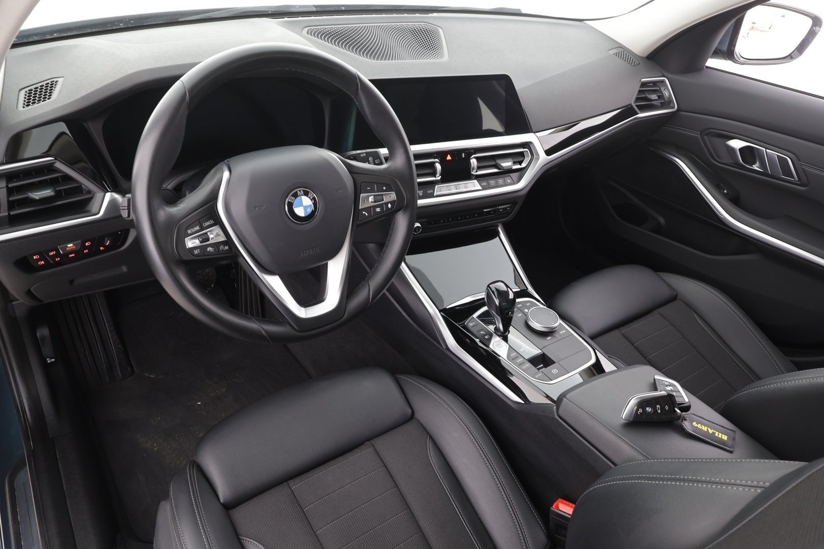 BMW 330 2021