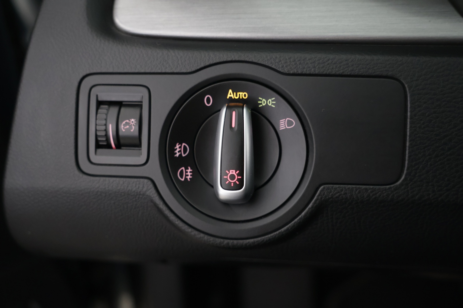 VOLKSWAGEN Passat 2013