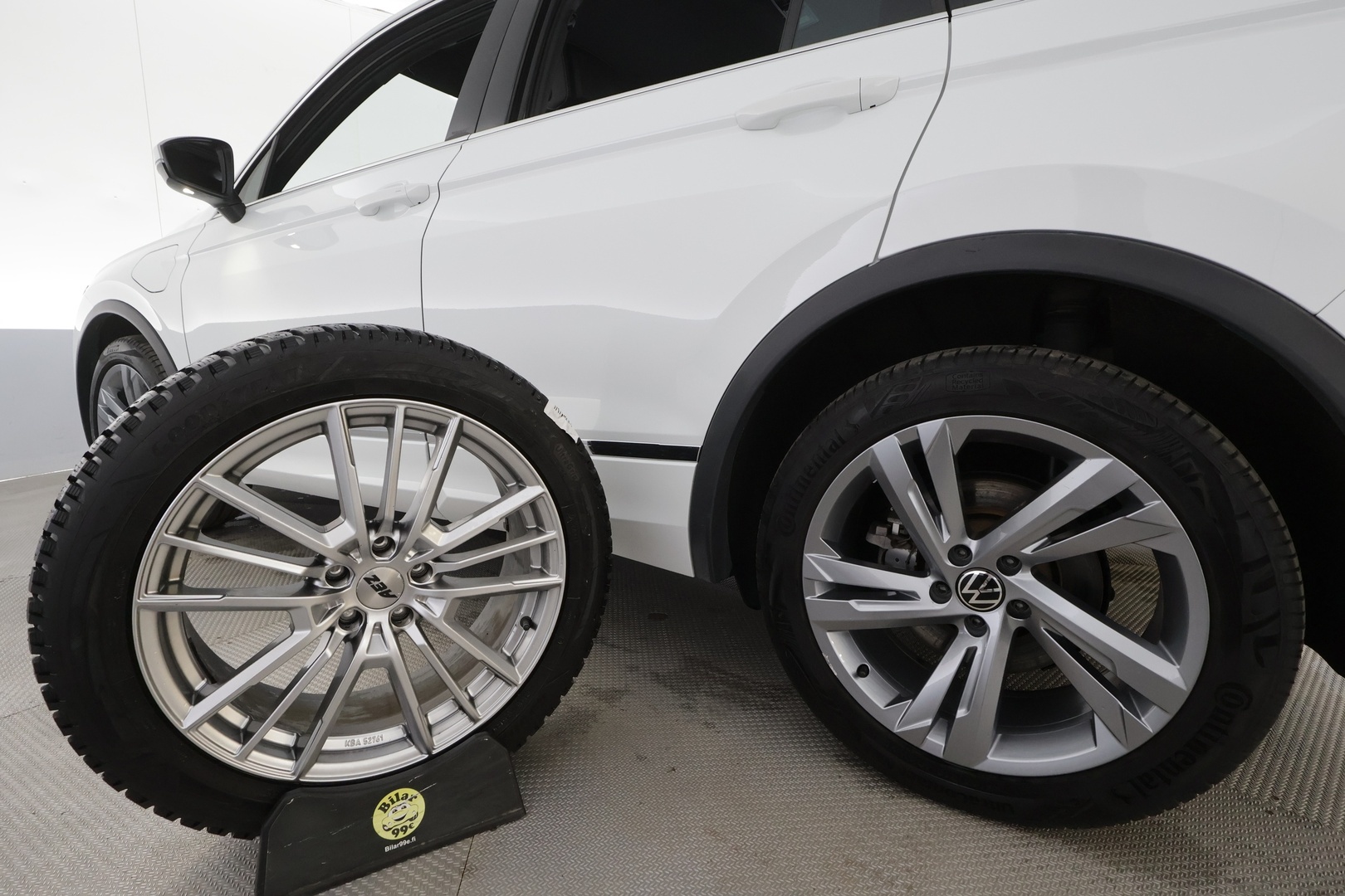 VOLKSWAGEN Tiguan 2024