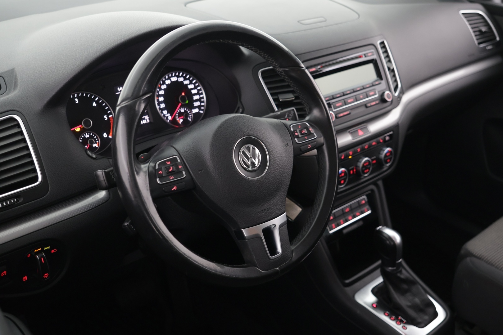 VOLKSWAGEN Sharan 2015