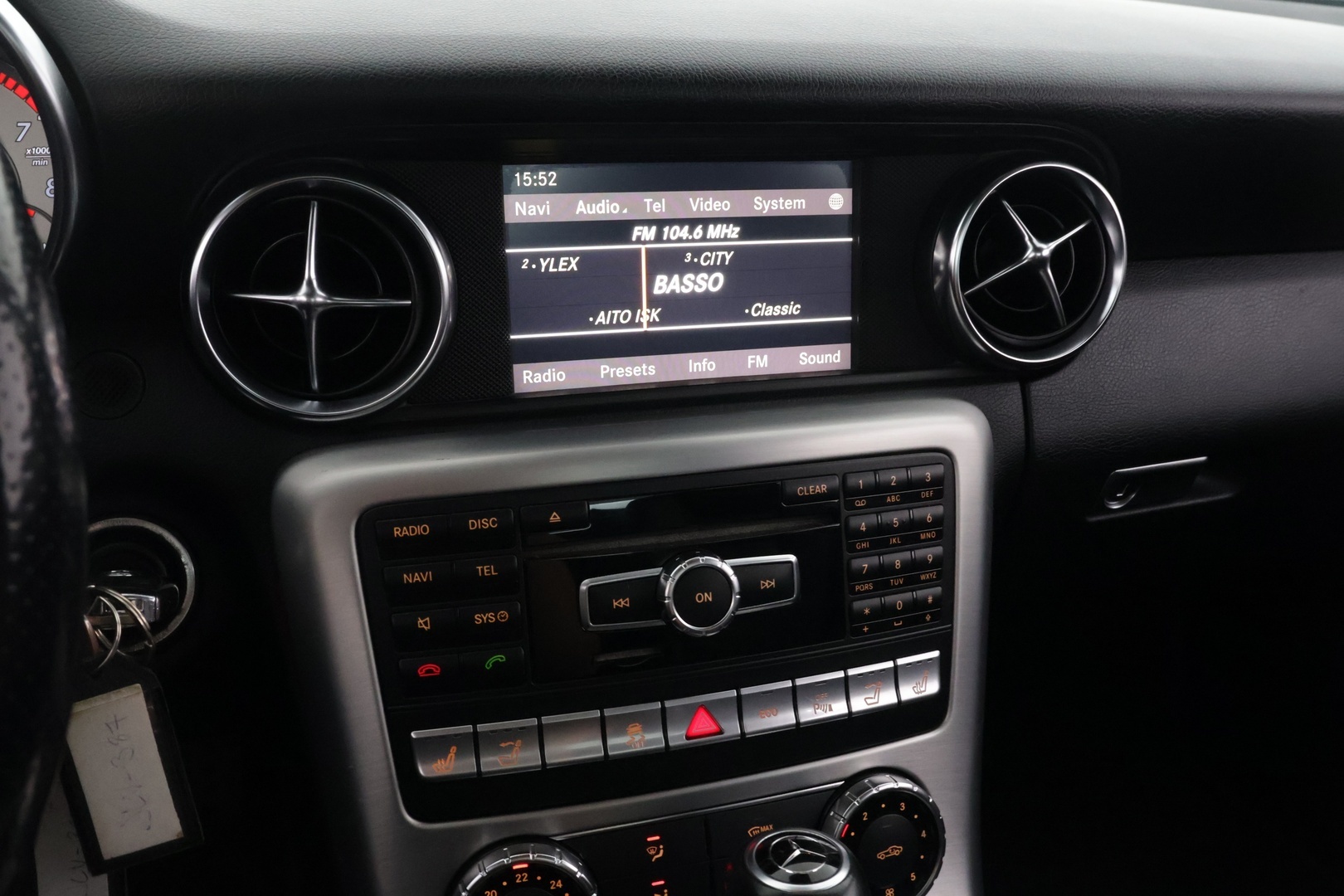 MERCEDES-BENZ SLK 2011