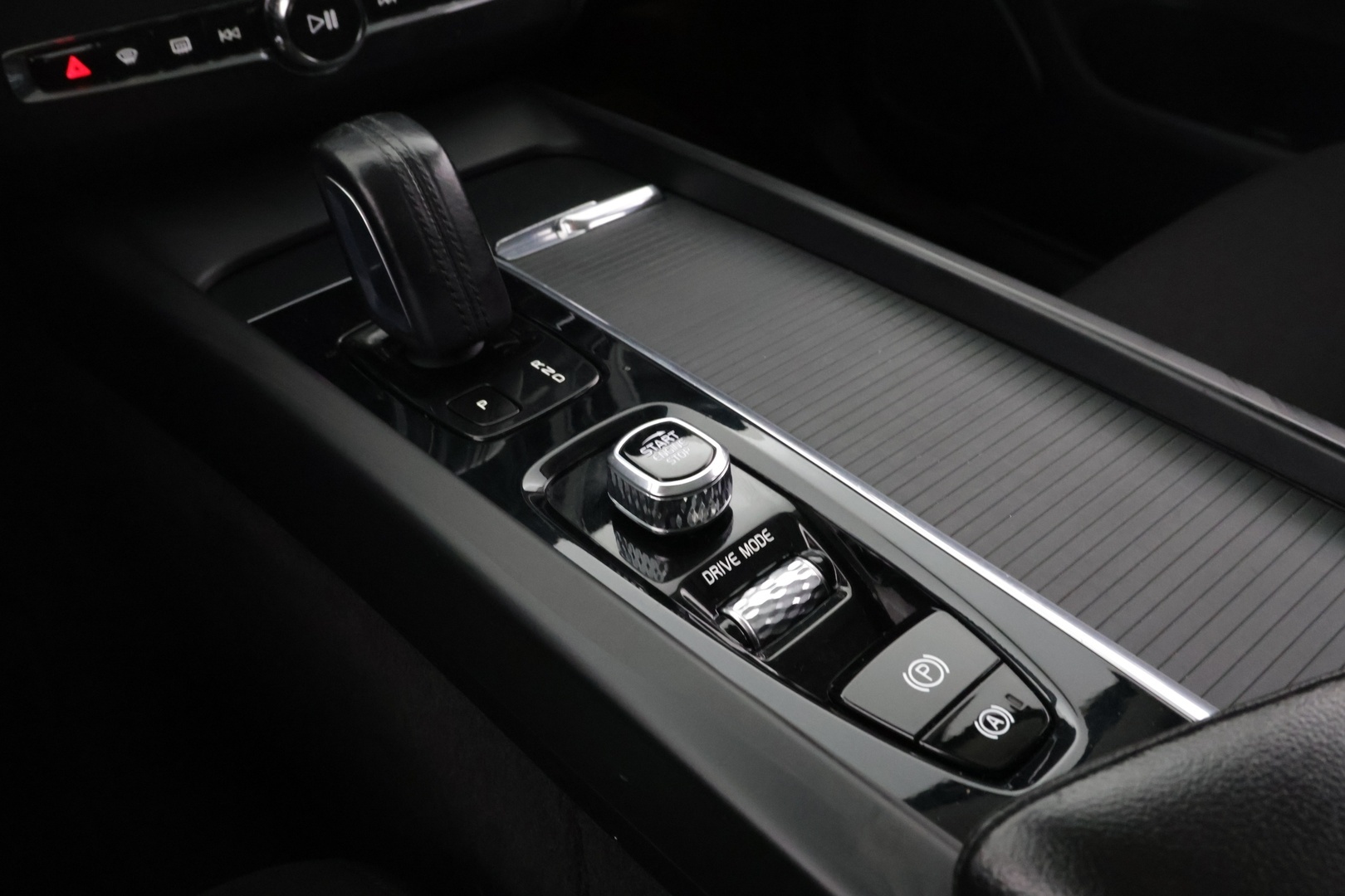 VOLVO XC60 2021