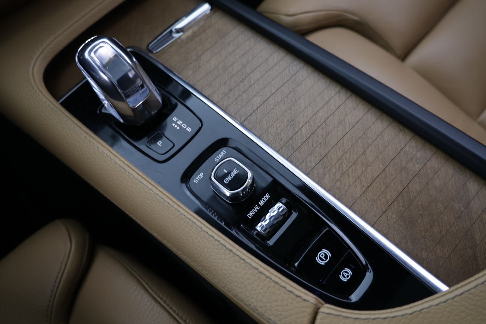 VOLVO XC90 2016