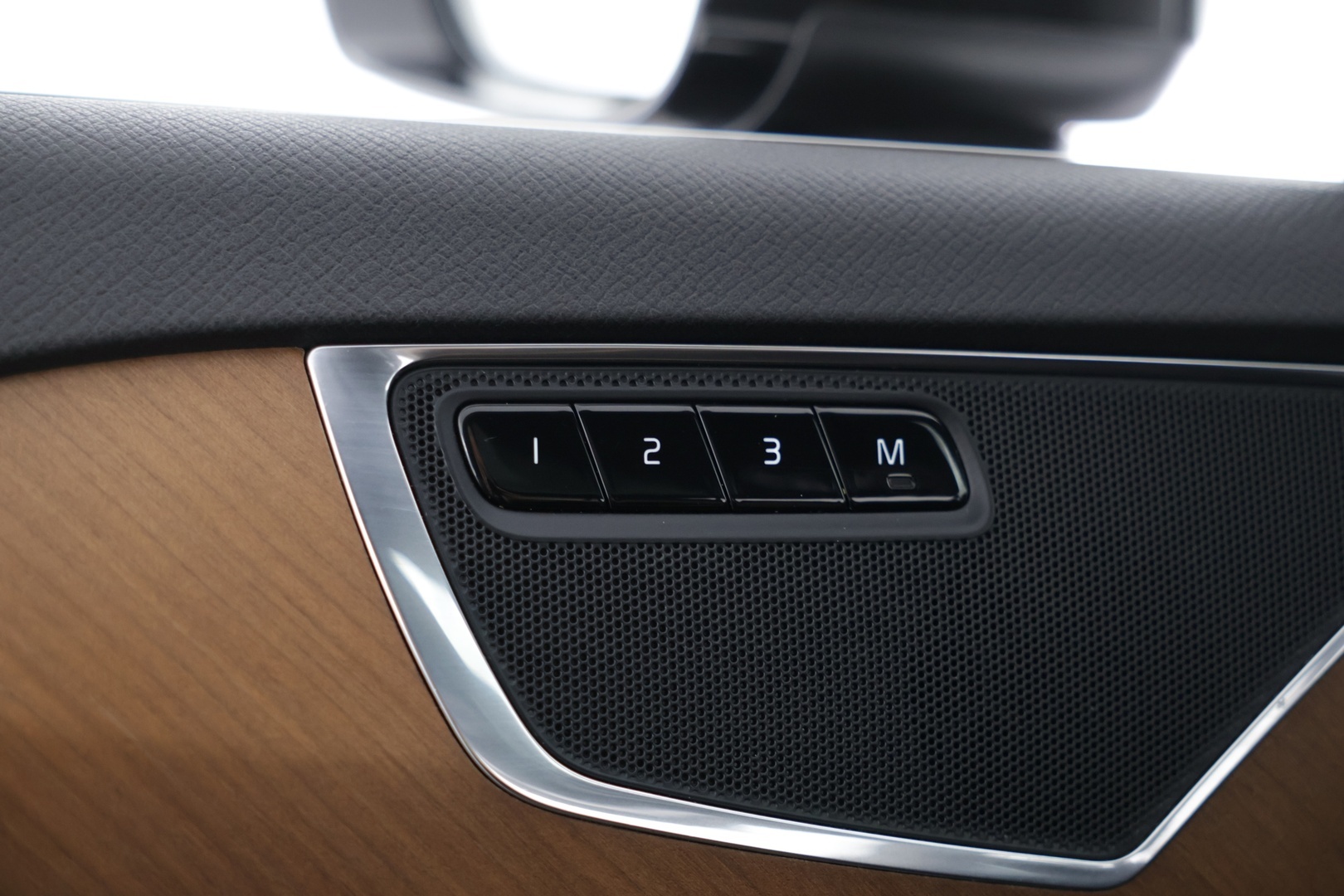 VOLVO XC90 2016