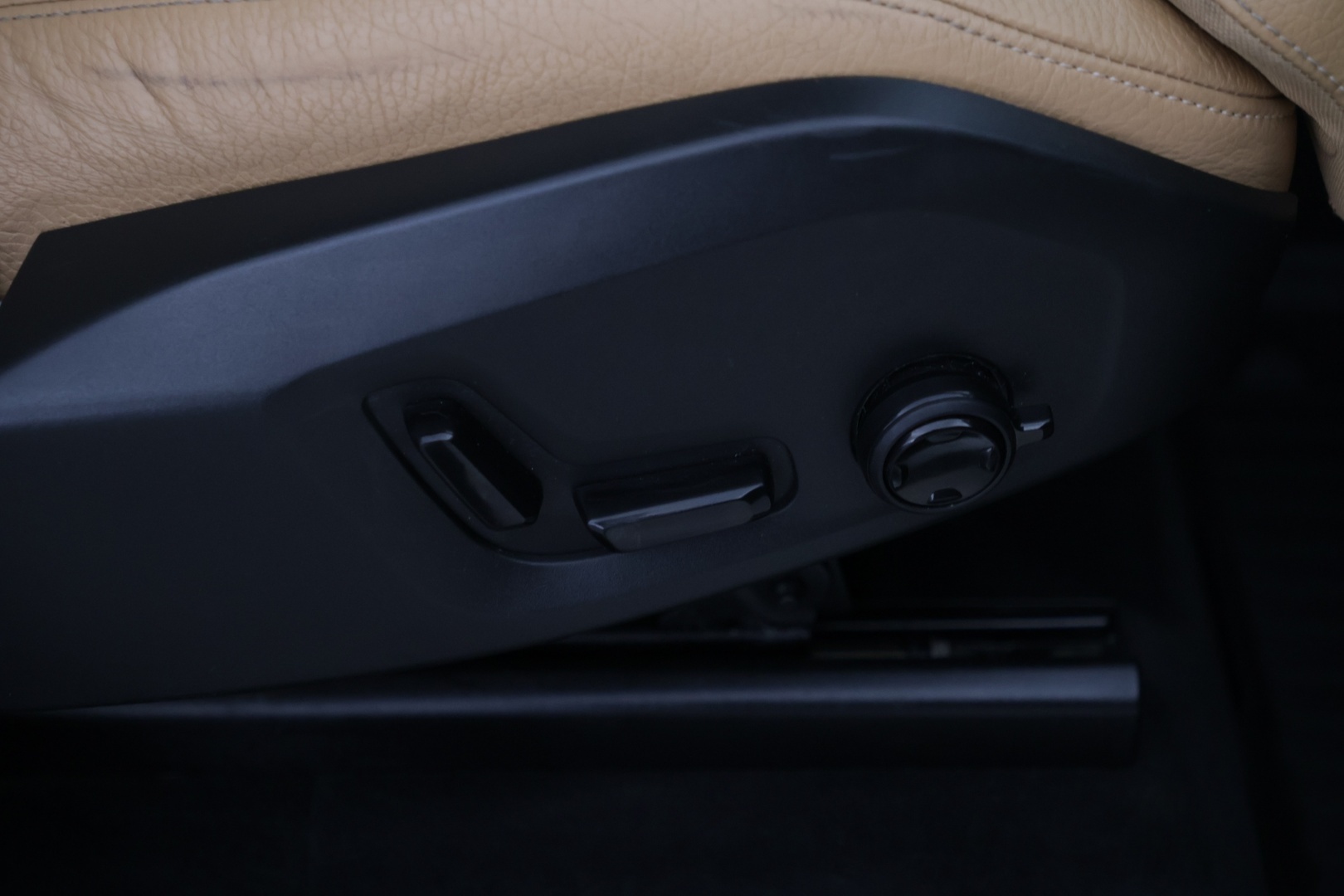 VOLVO XC90 2016