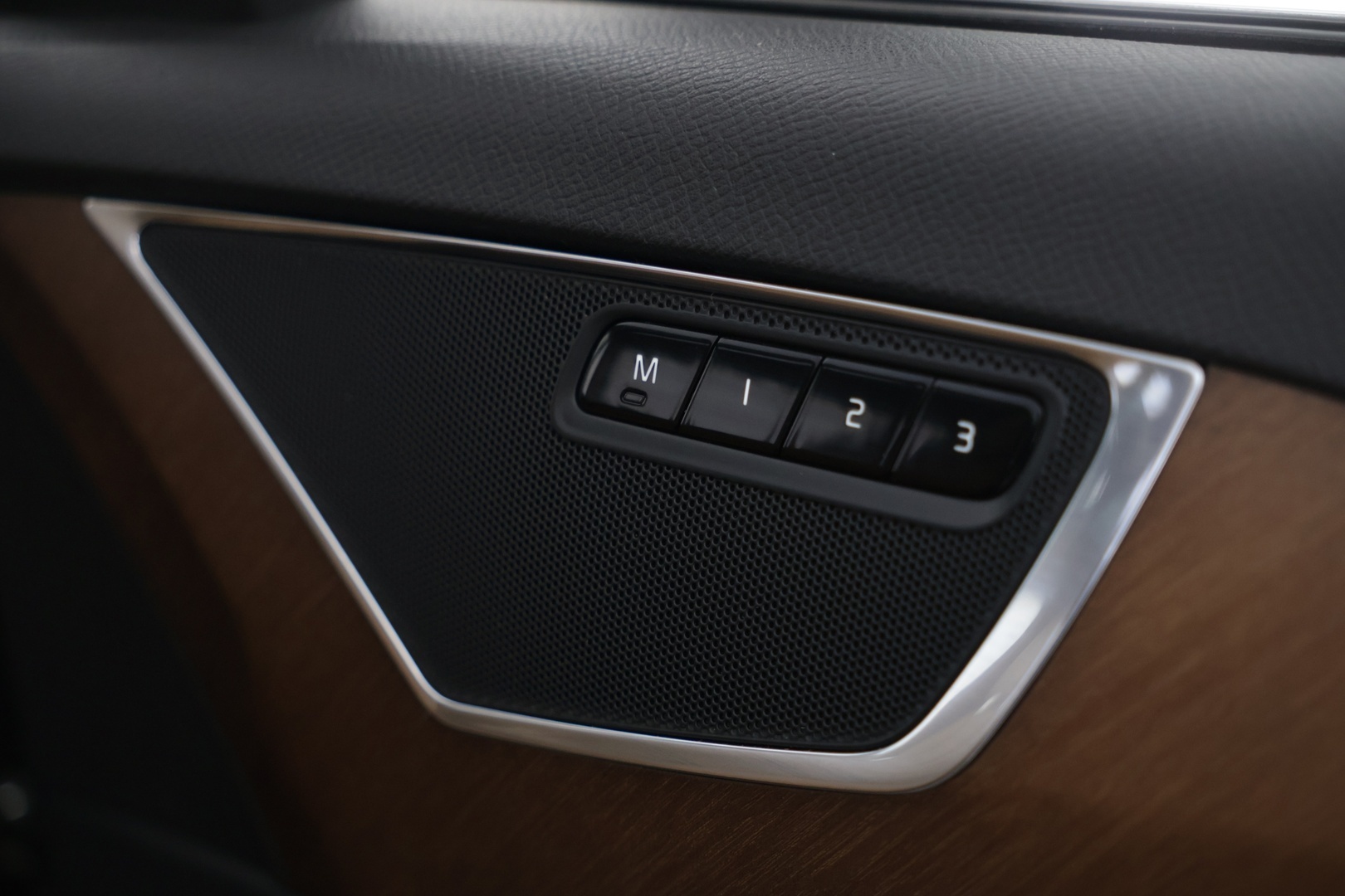 VOLVO XC90 2016
