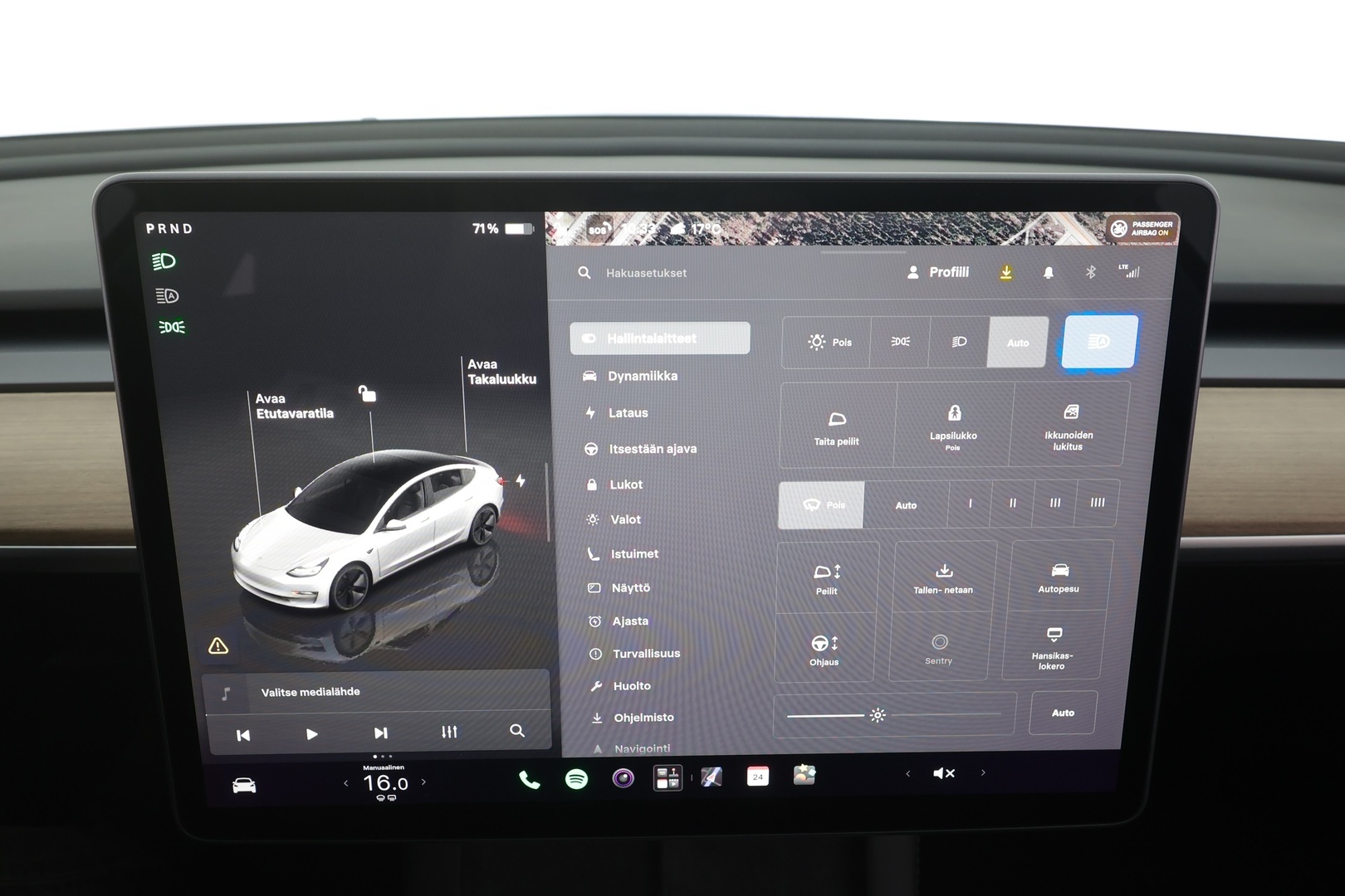 TESLA Model 3 2022