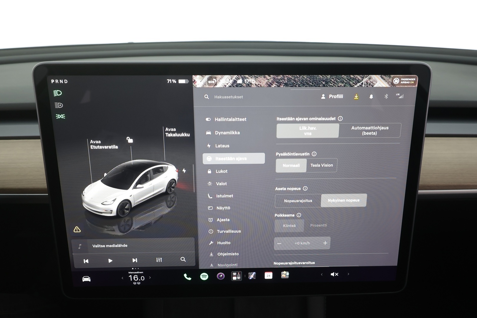 TESLA Model 3 2022