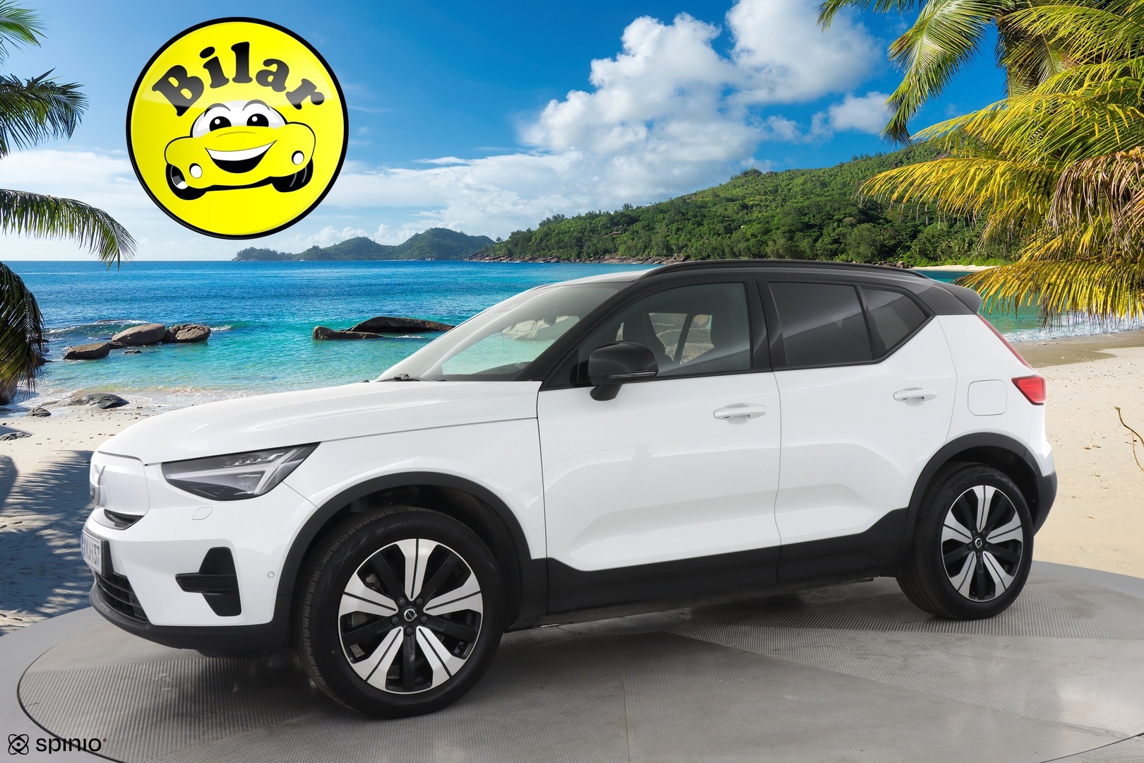 VOLVO XC40 2023