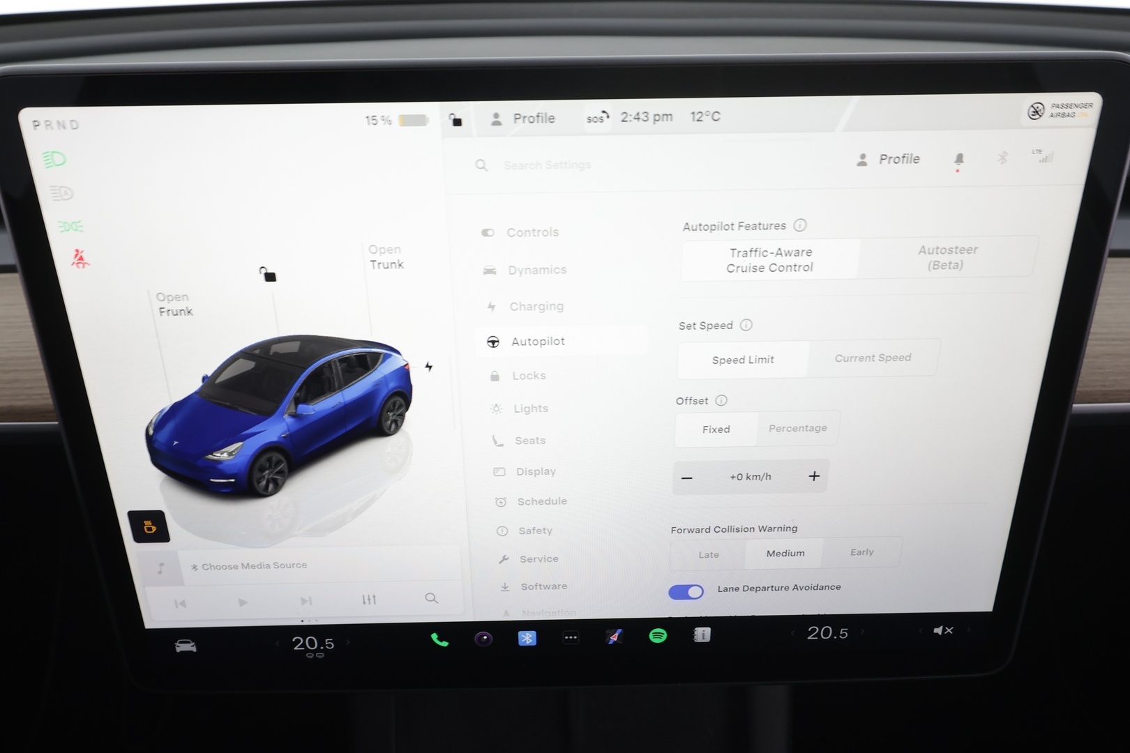 TESLA Model Y 2025