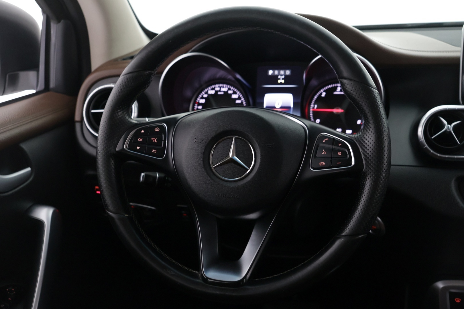MERCEDES-BENZ X 2018
