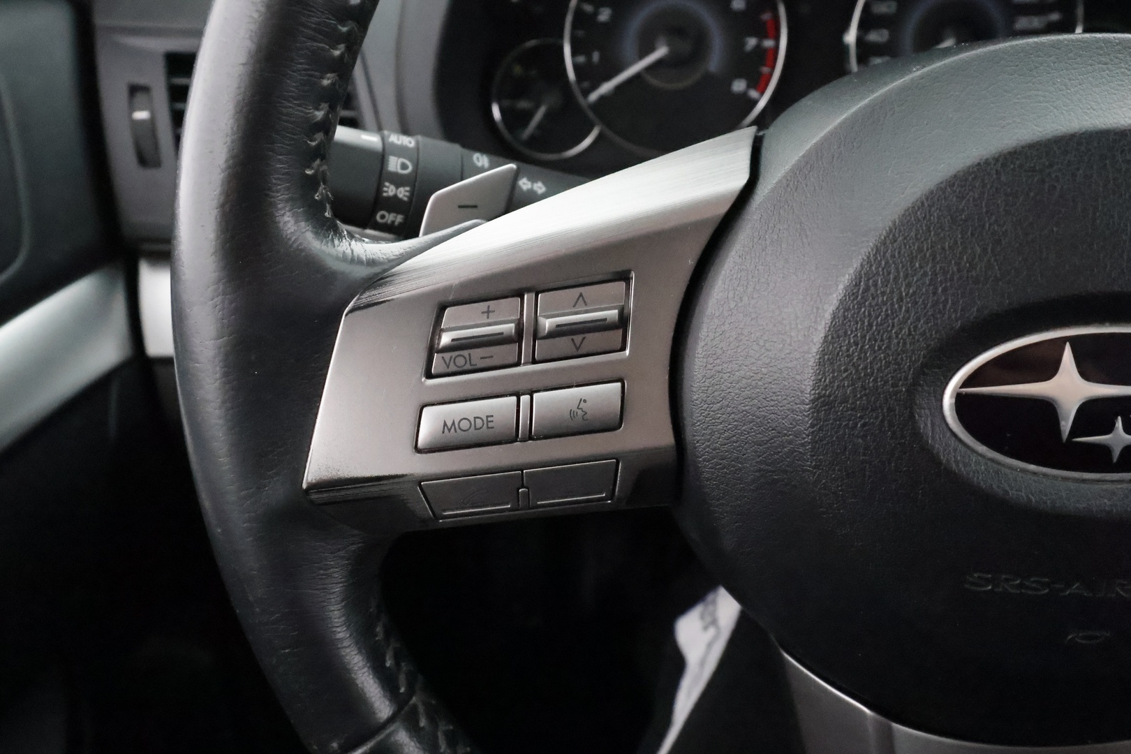 SUBARU Outback 2012