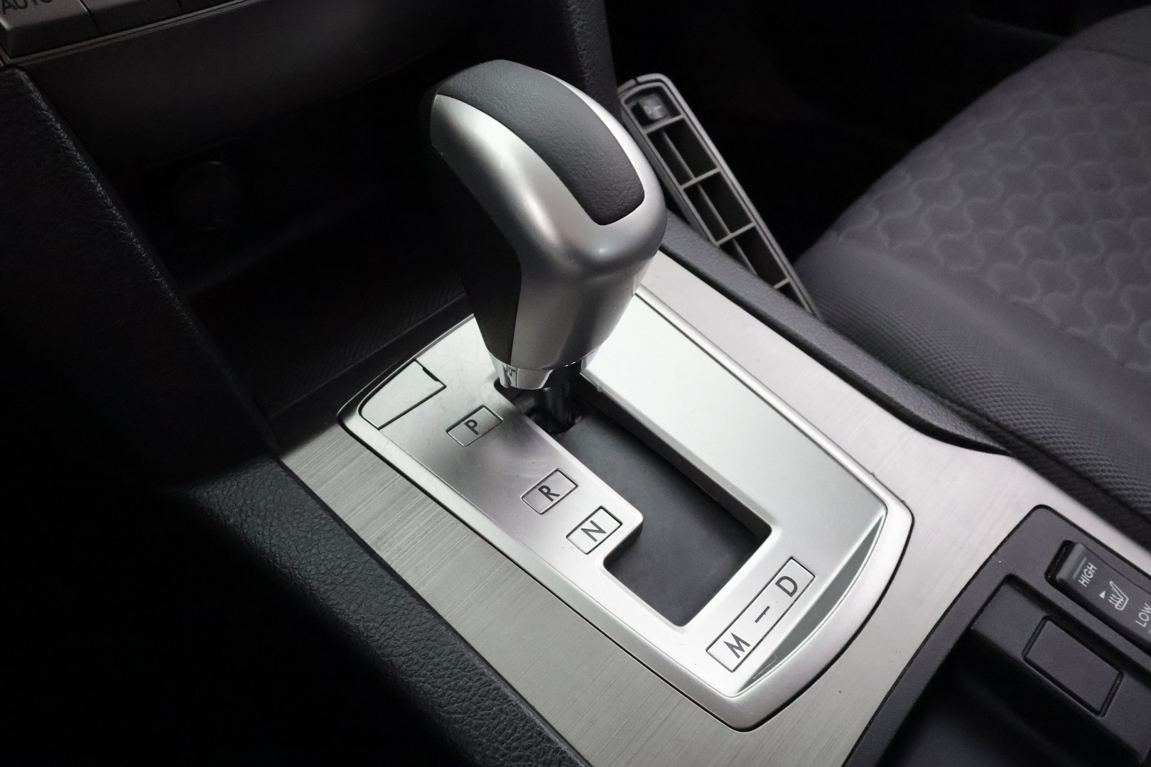 SUBARU Outback 2012