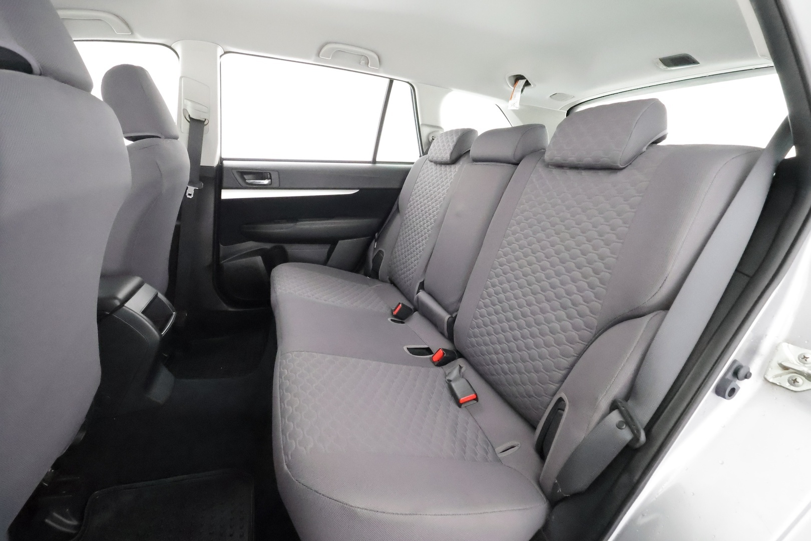 SUBARU Outback 2012