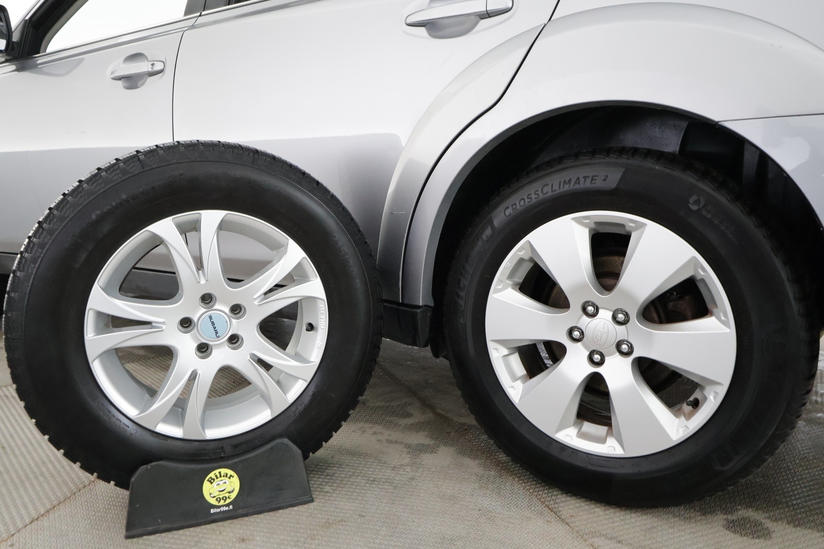 SUBARU Outback 2012