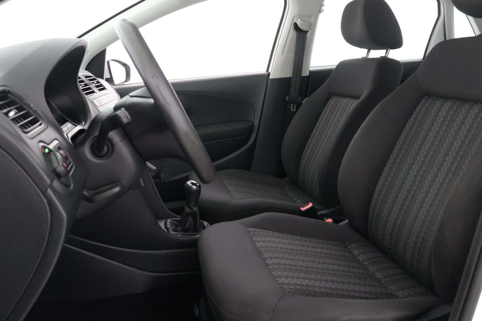 VOLKSWAGEN Polo 2016
