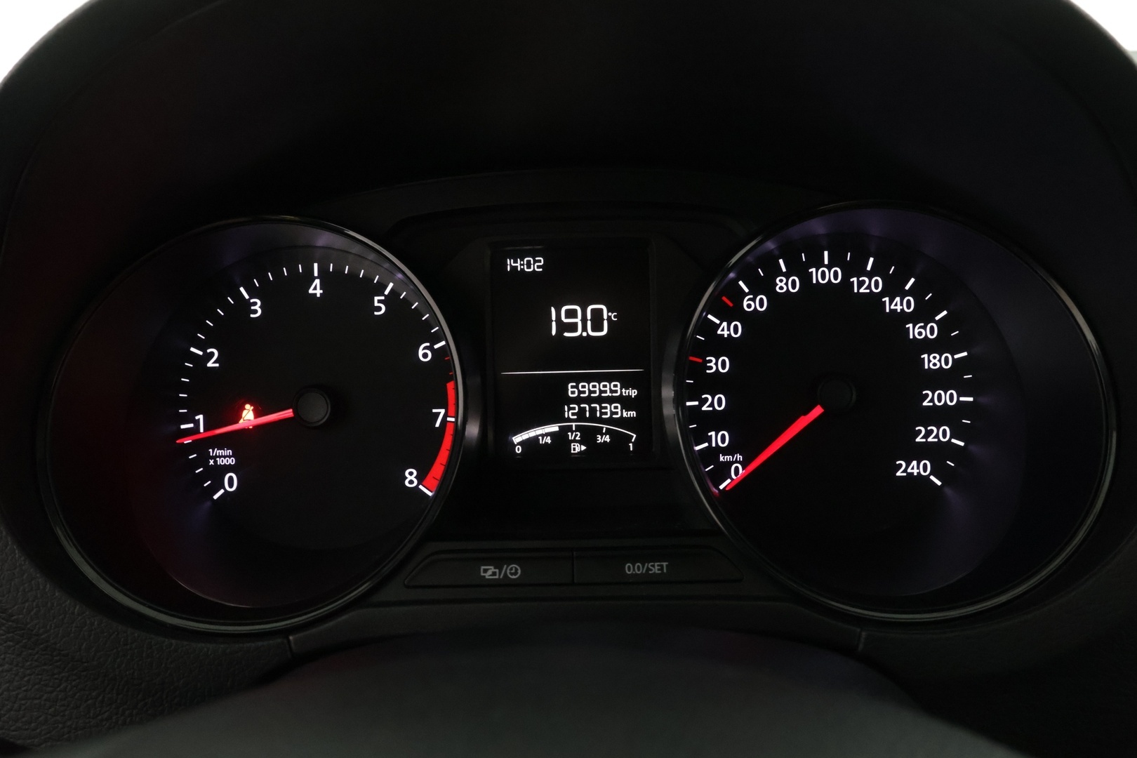 VOLKSWAGEN Polo 2016