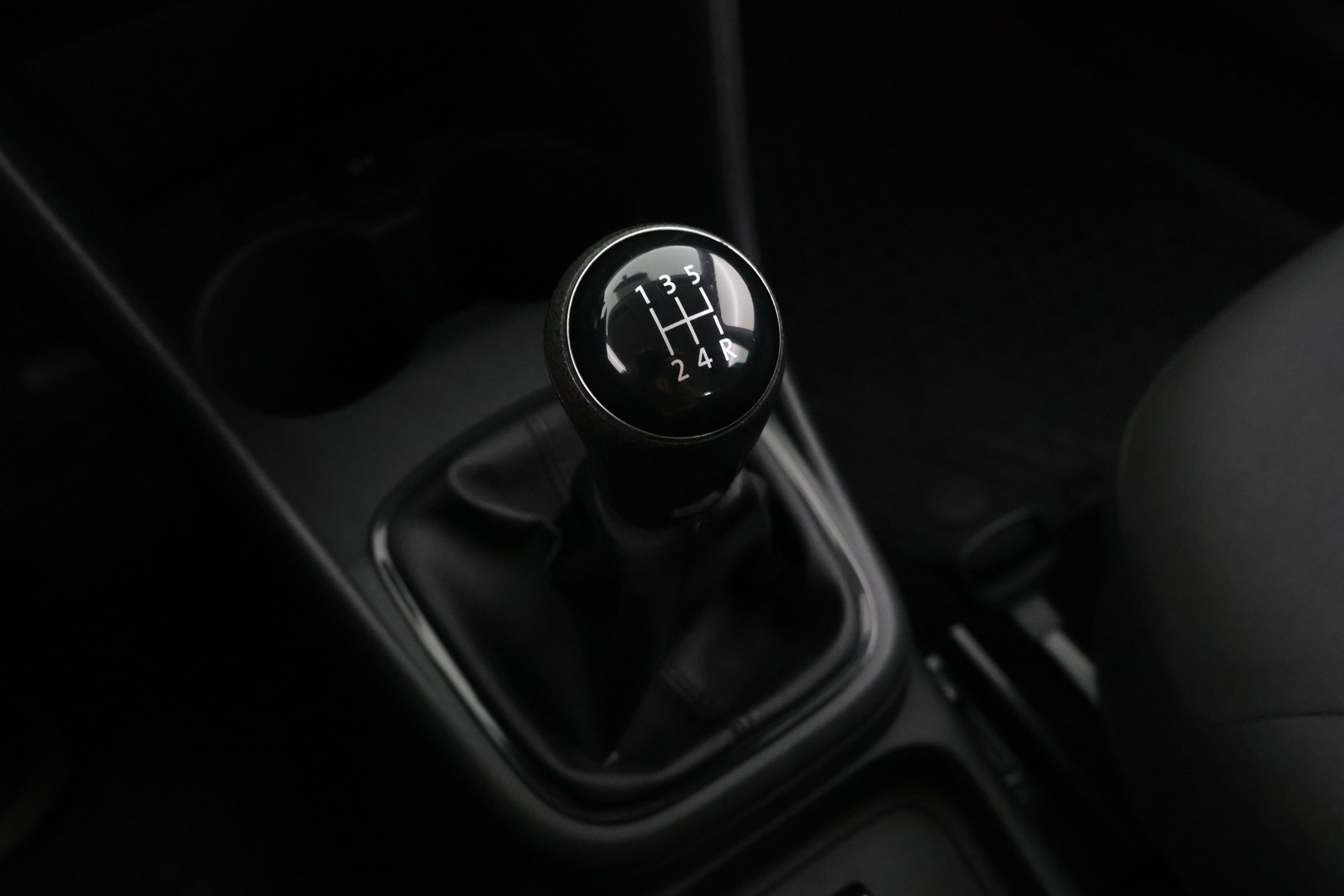 VOLKSWAGEN Polo 2016