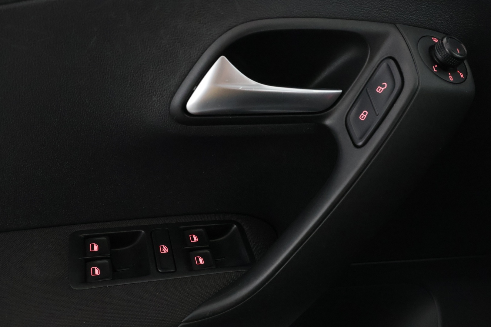 VOLKSWAGEN Polo 2016