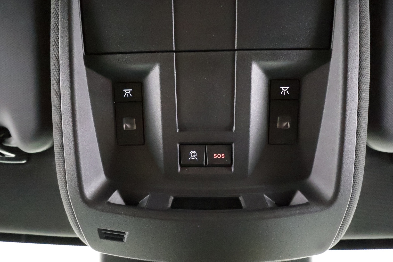 PEUGEOT E-3008 2025