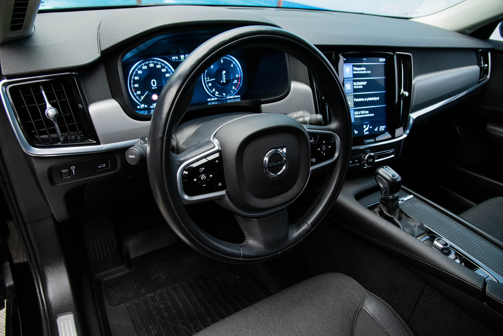 VOLVO V90 2019