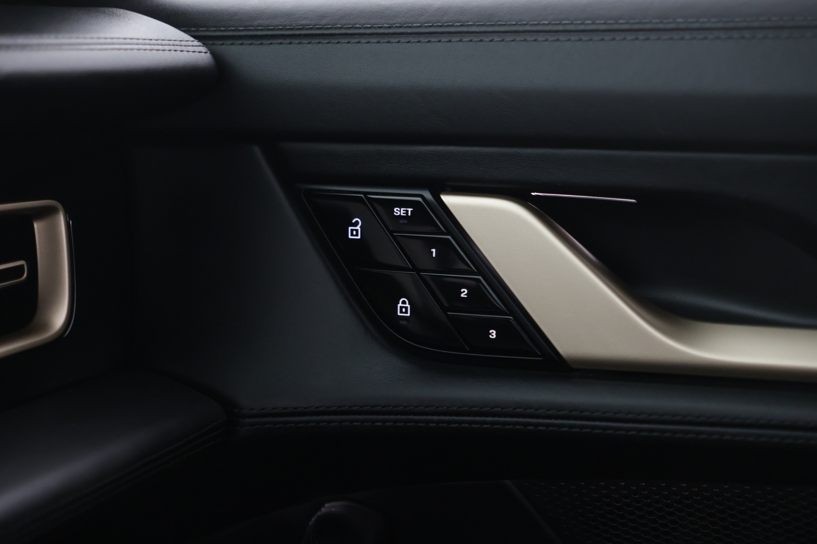 PORSCHE Taycan 2020