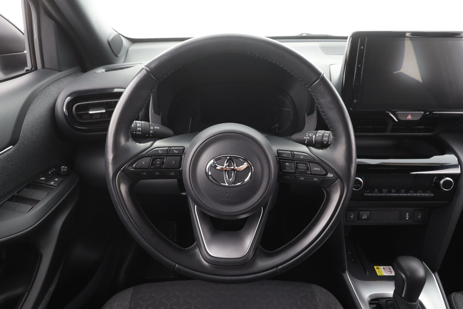 TOYOTA YARIS CROSS 2022