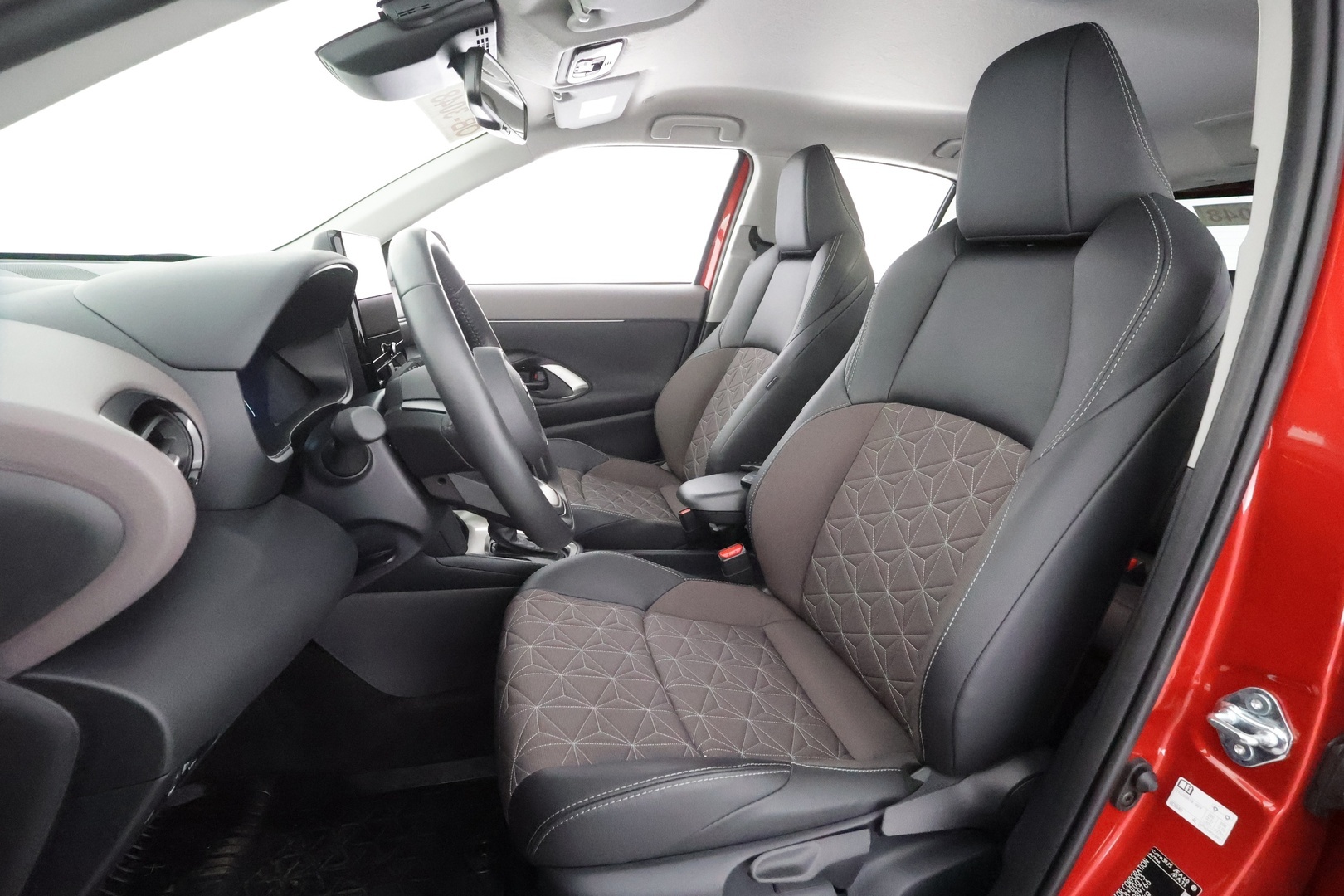 TOYOTA YARIS CROSS 2025