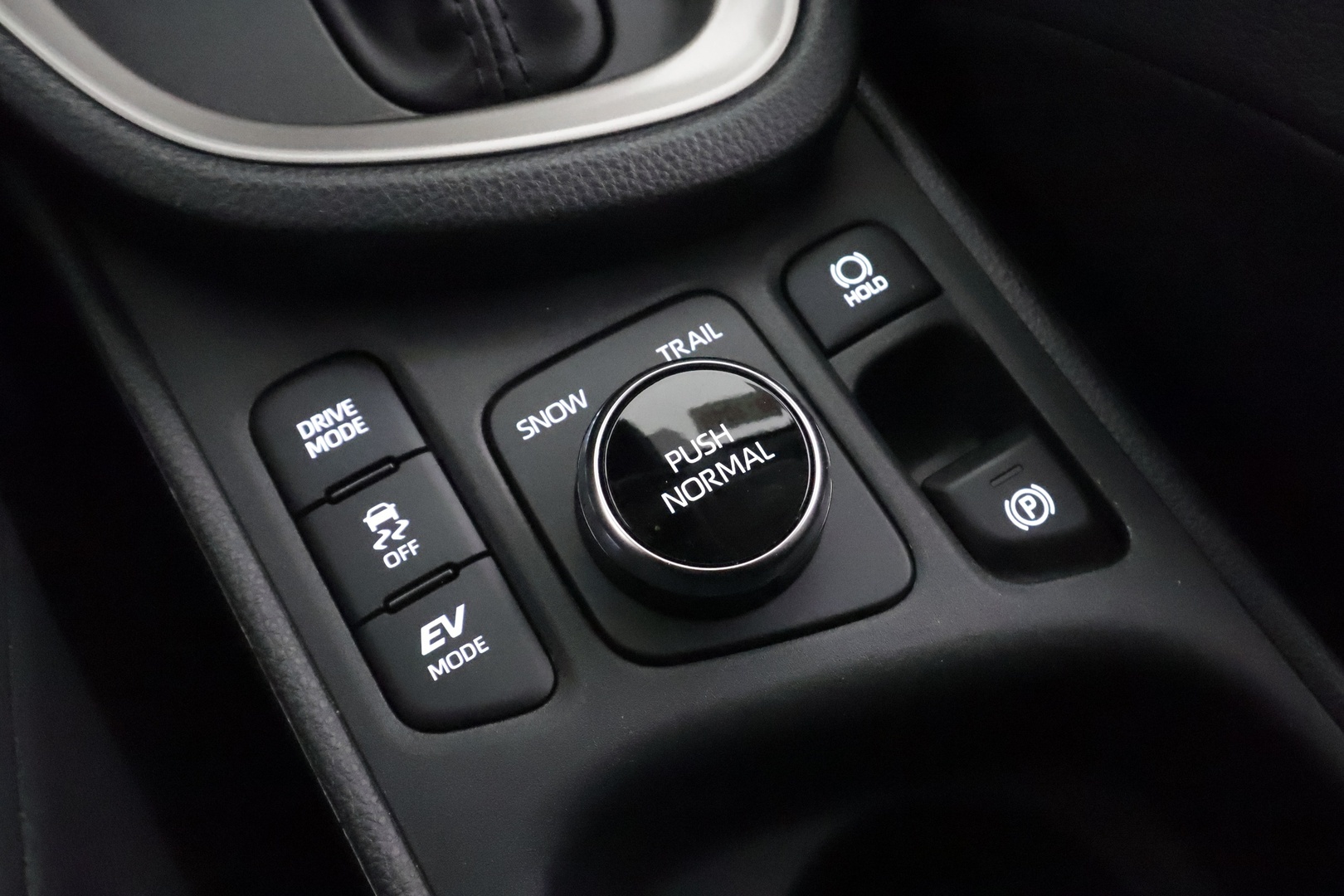 TOYOTA YARIS CROSS 2025